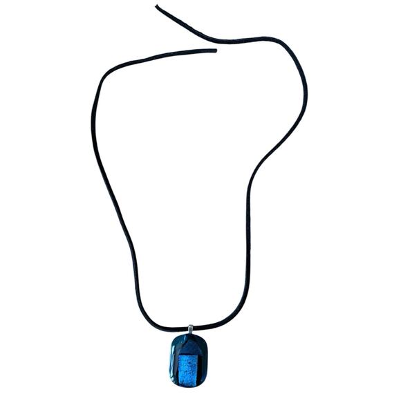 Blue Pendant Necklace Beautiful Elegant Ocean‎ - Picture 2 of 5